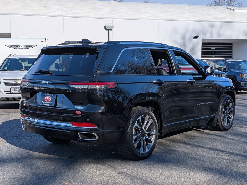 2023 Jeep Grand Cherokee Overland photo 3