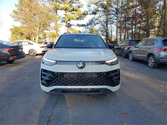 2026 Volkswagen Tiguan SE R-Line Black photo 2