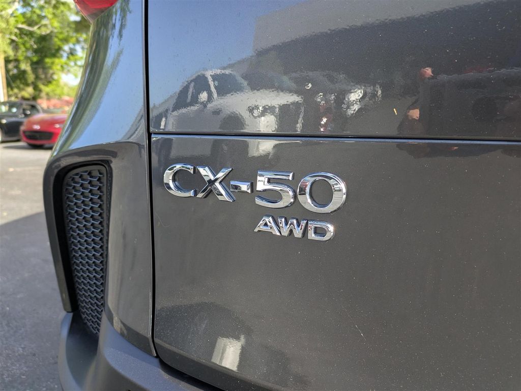 2025 Mazda CX-50 Premium photo 9