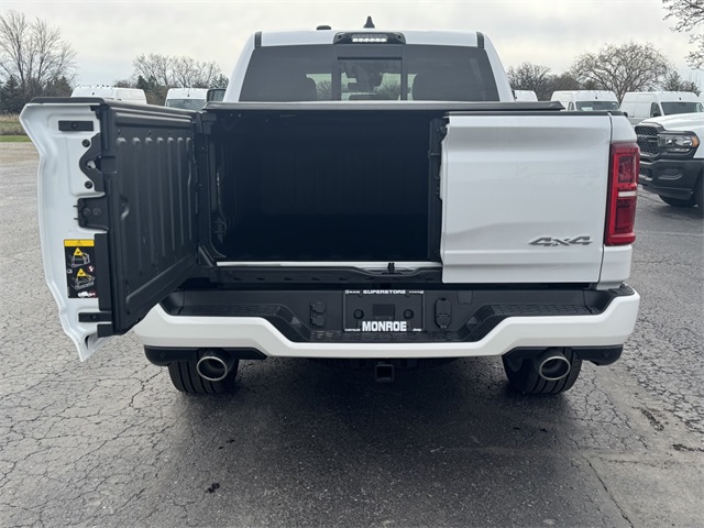 2025 Ram 1500 photo 11