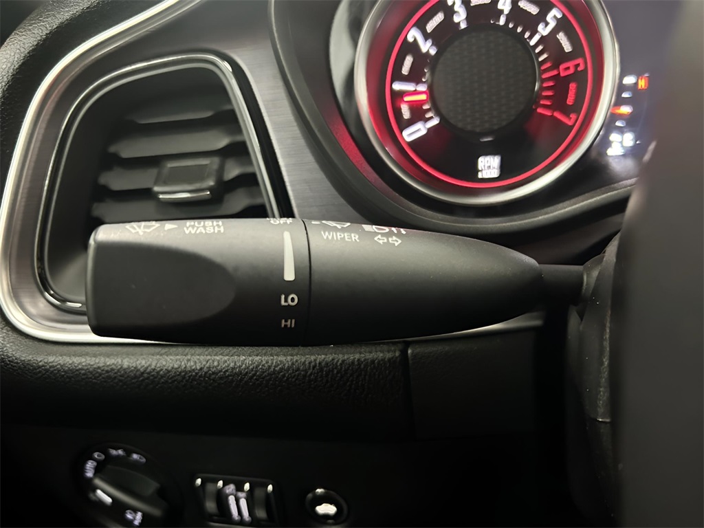 2017 Dodge Challenger R/T photo 13