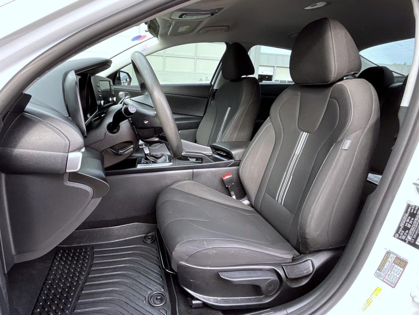 2021 Hyundai Elantra SEL photo 10