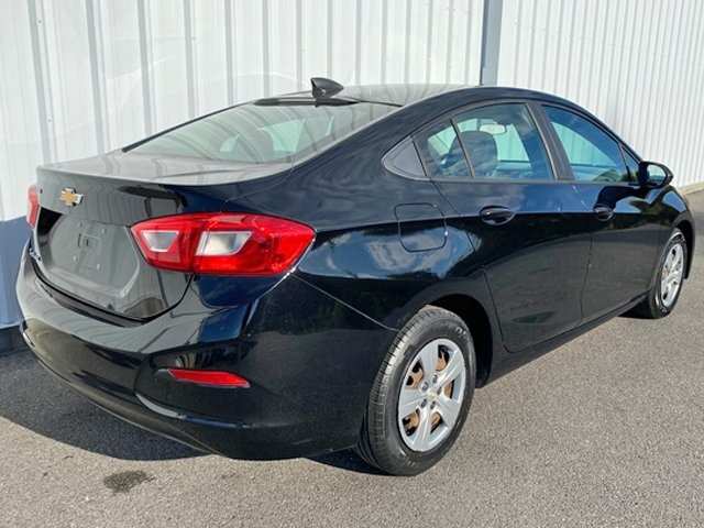 2016 Chevrolet Cruze LS photo 3