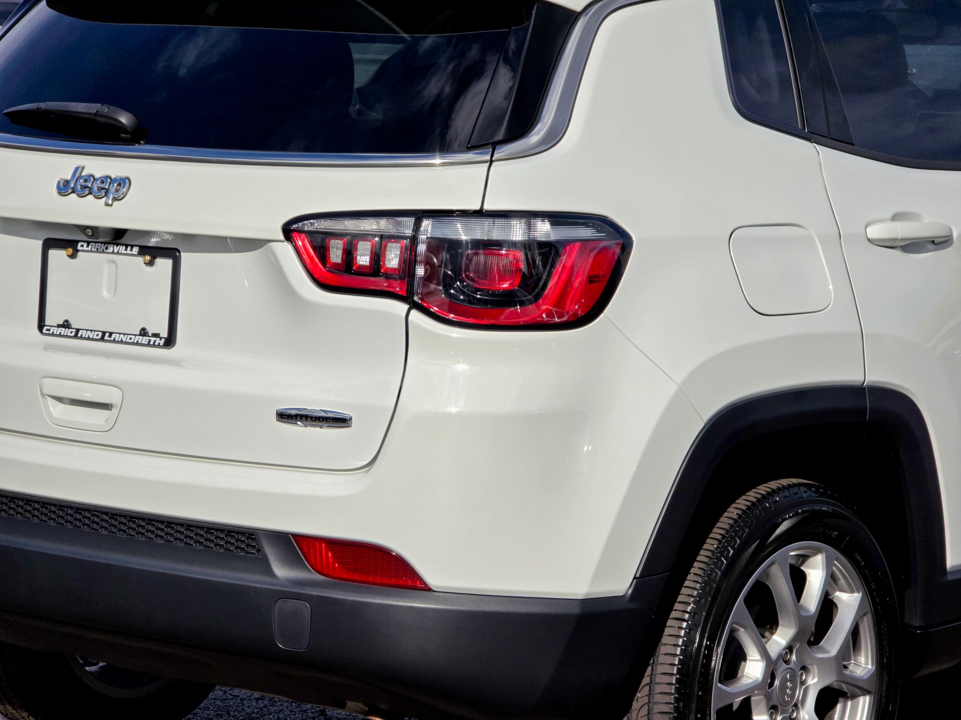 2022 Jeep Compass Latitude Lux photo 19