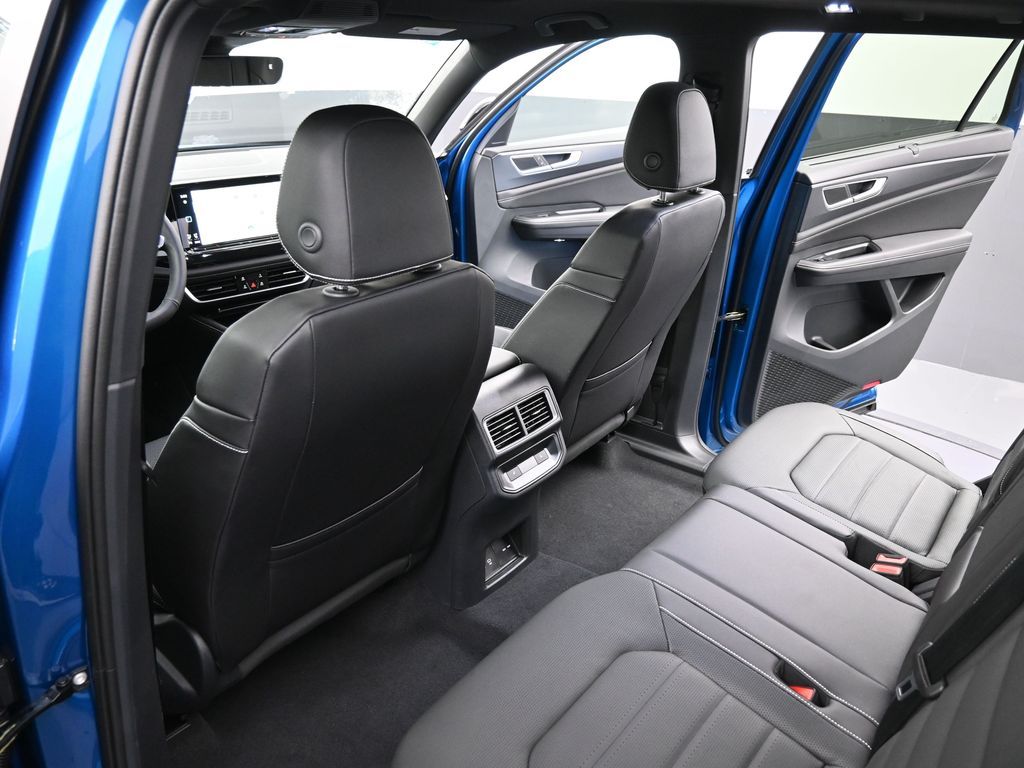 2025 Volkswagen Atlas Cross Sport SEL R-Line photo 38