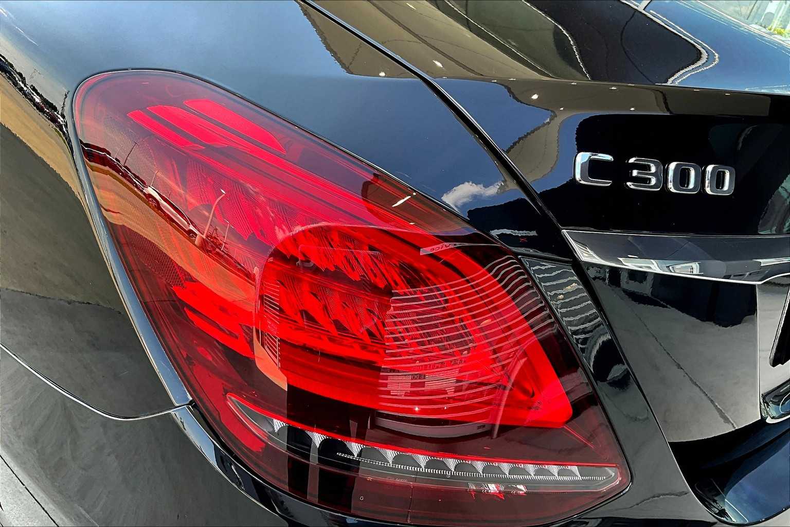 2019 Mercedes Benz C 300 photo 21