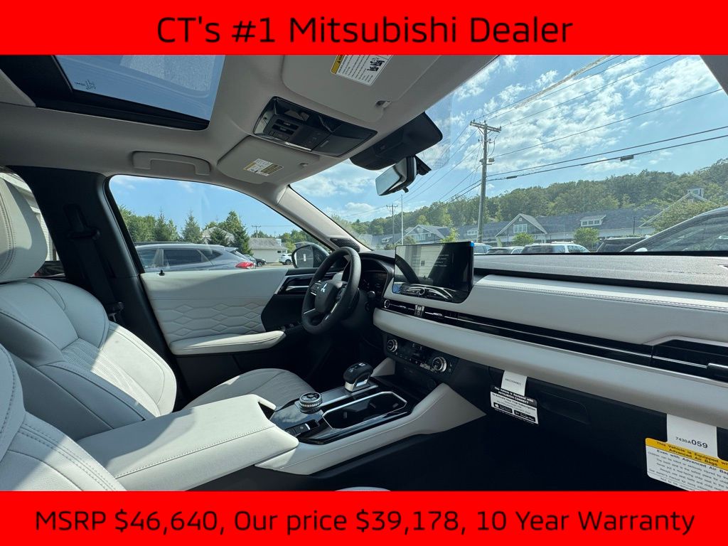 2025 Mitsubishi Outlander SEL photo 8