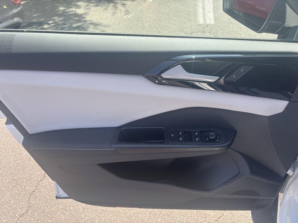 2025 Volkswagen Taos S photo 10