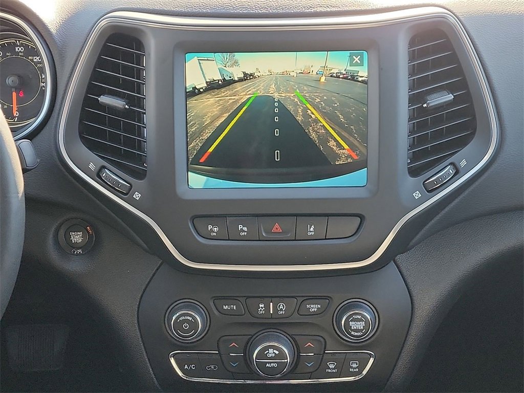 2023 Jeep Cherokee Altitude Lux photo 15