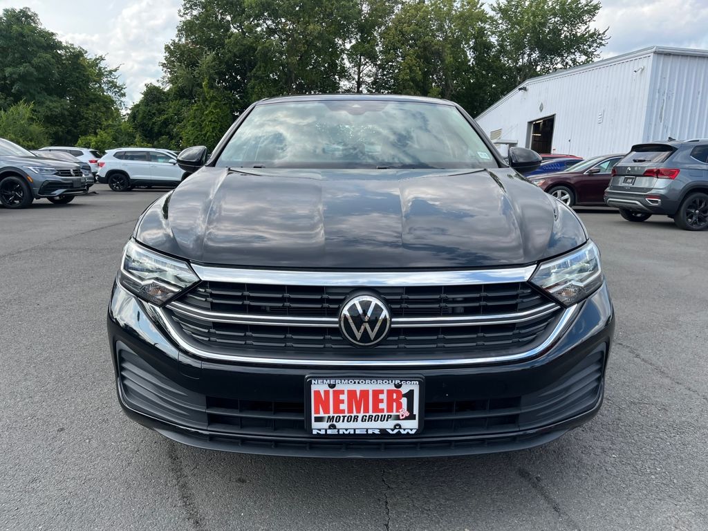 2024 Volkswagen Jetta 1.5T SE photo 3