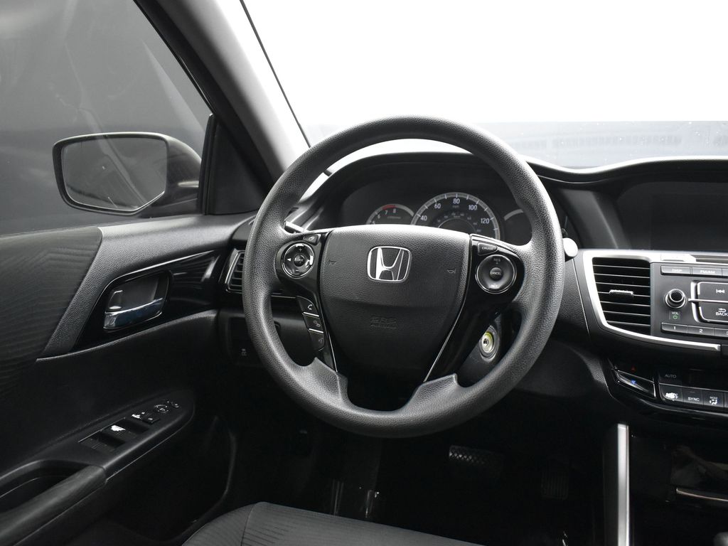 2016 Honda Accord LX photo 14