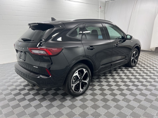 2023 Ford Escape ST-Line Select photo 4