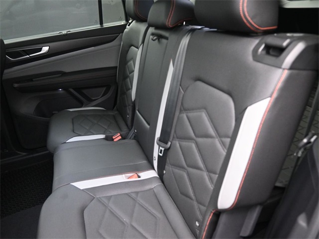 2025 Volkswagen Atlas Peak Edition SE photo 12