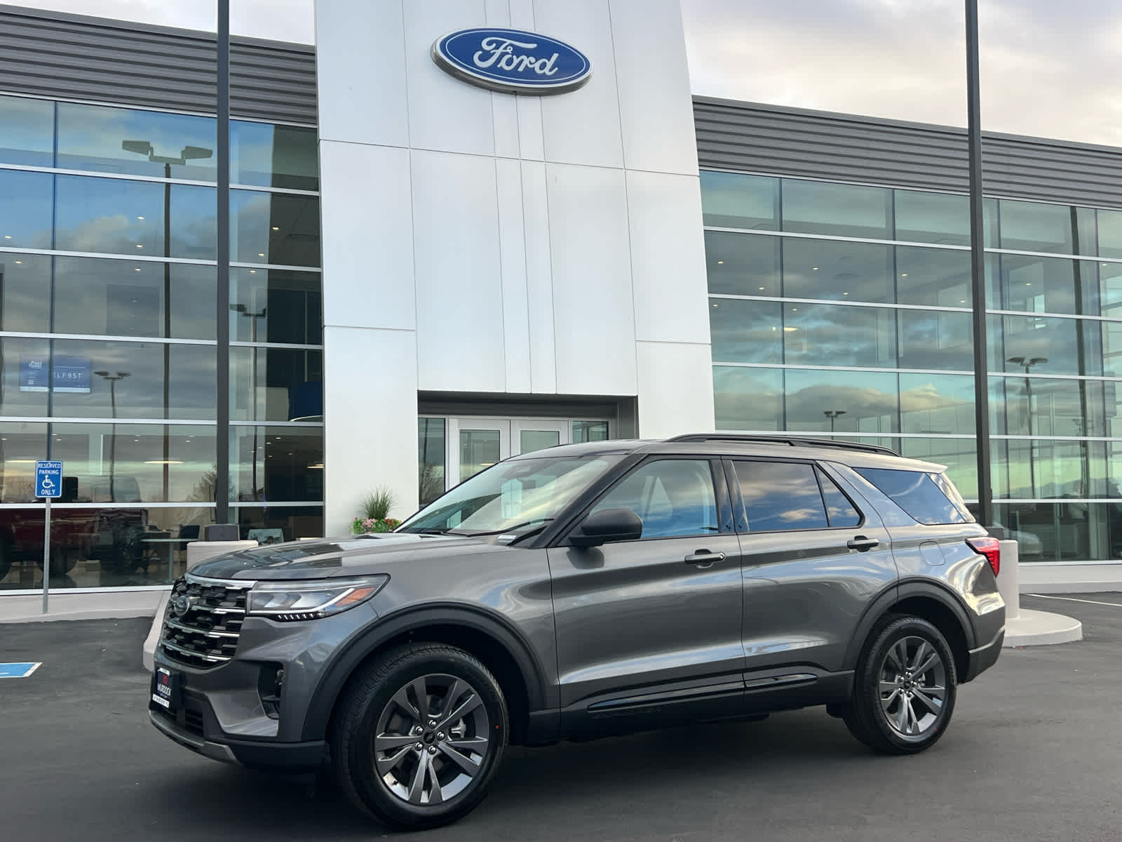 2026 Ford Explorer Active's photo