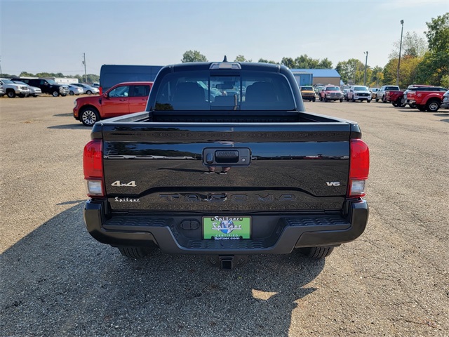 2022 Toyota Tacoma V6 4x4 photo 6