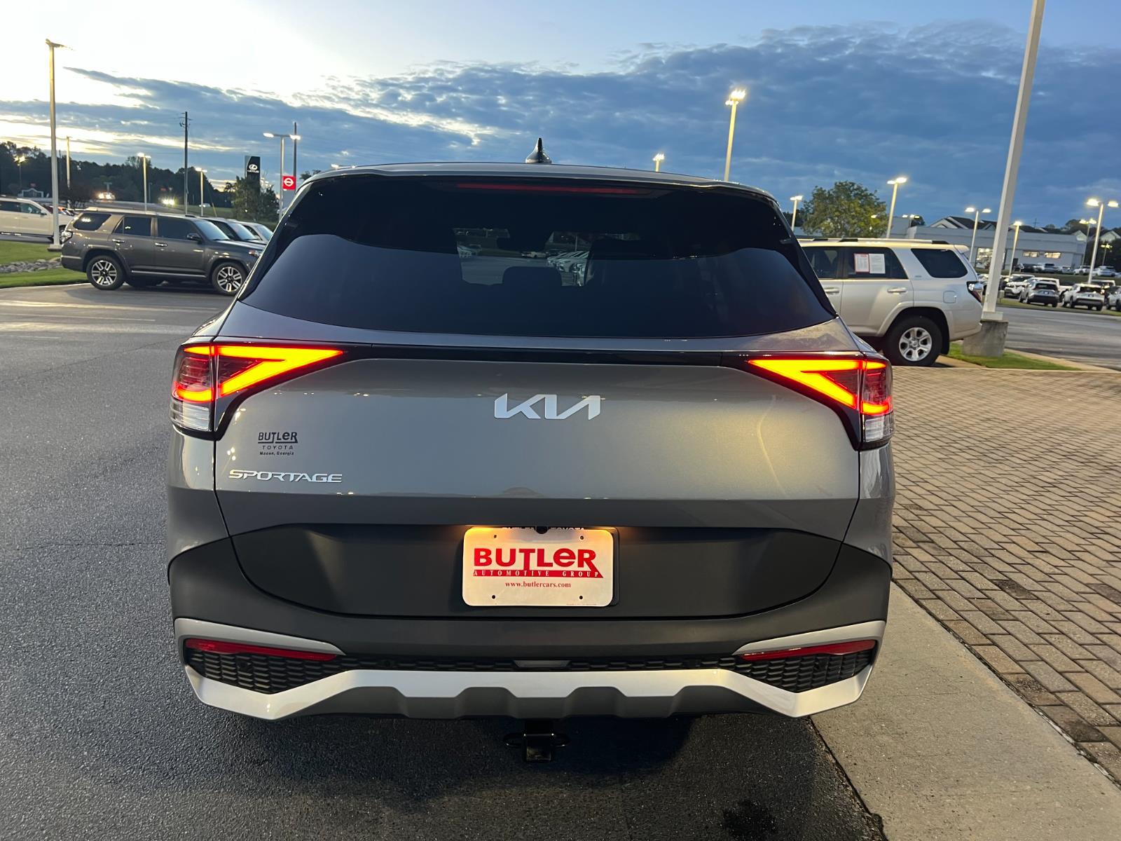 2023 Kia Sportage EX photo 2