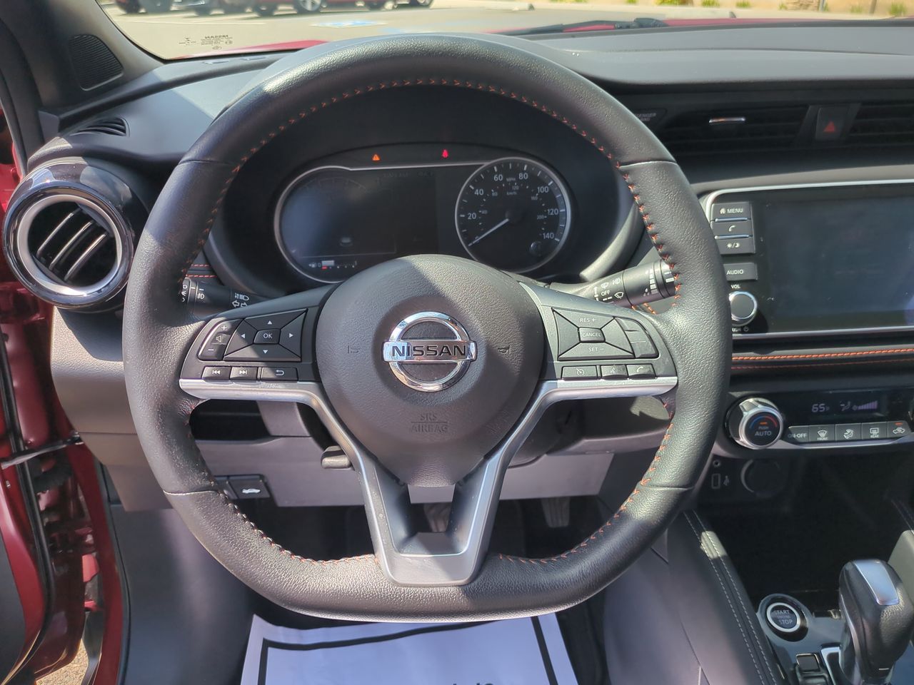2020 Nissan Kicks SR photo 8