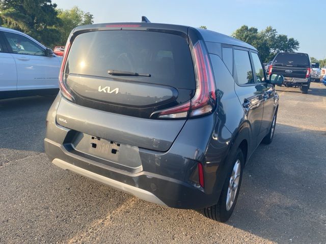2023 Kia Soul LX photo 4