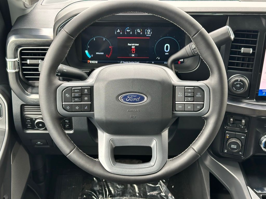 2025 Ford F-250 Lariat photo 10