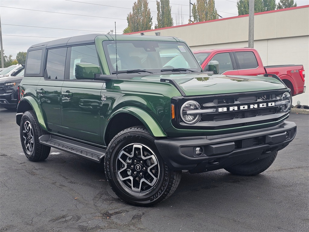 2025 Ford Bronco 4-Door Outer Banks's photo