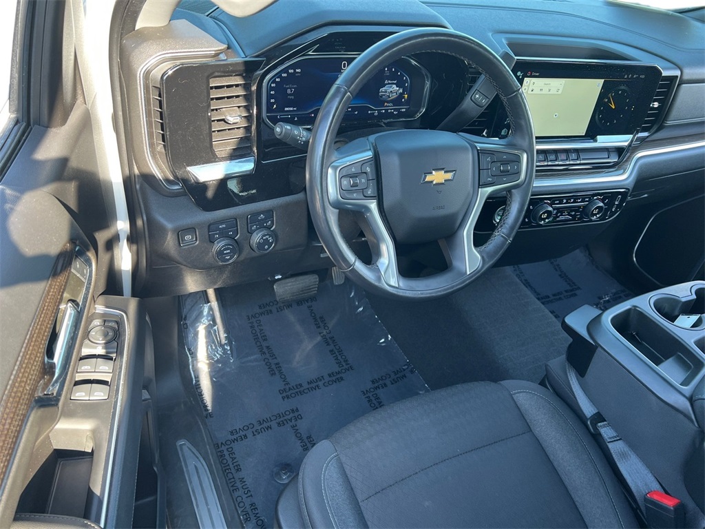 2022 Chevrolet Silverado 1500 LT photo 7