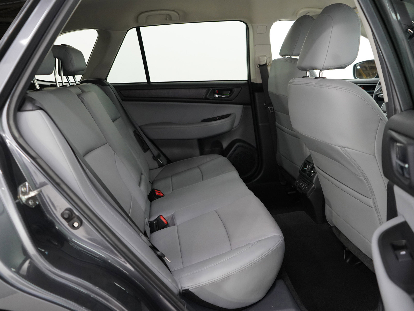 2019 Subaru Outback Limited photo 3