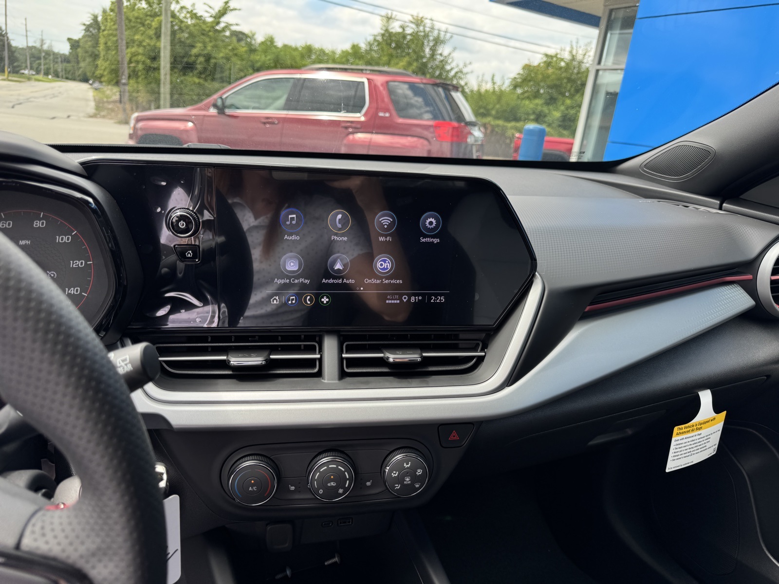 2025 Chevrolet Trax photo 13