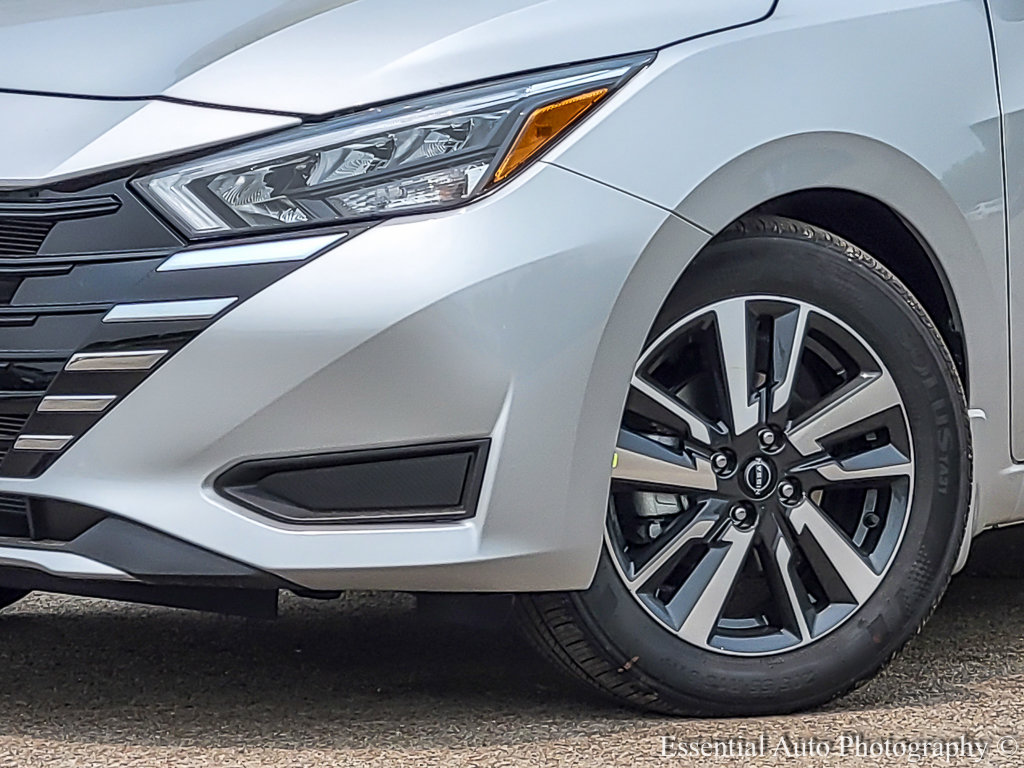 2025 Nissan Versa SV photo 3