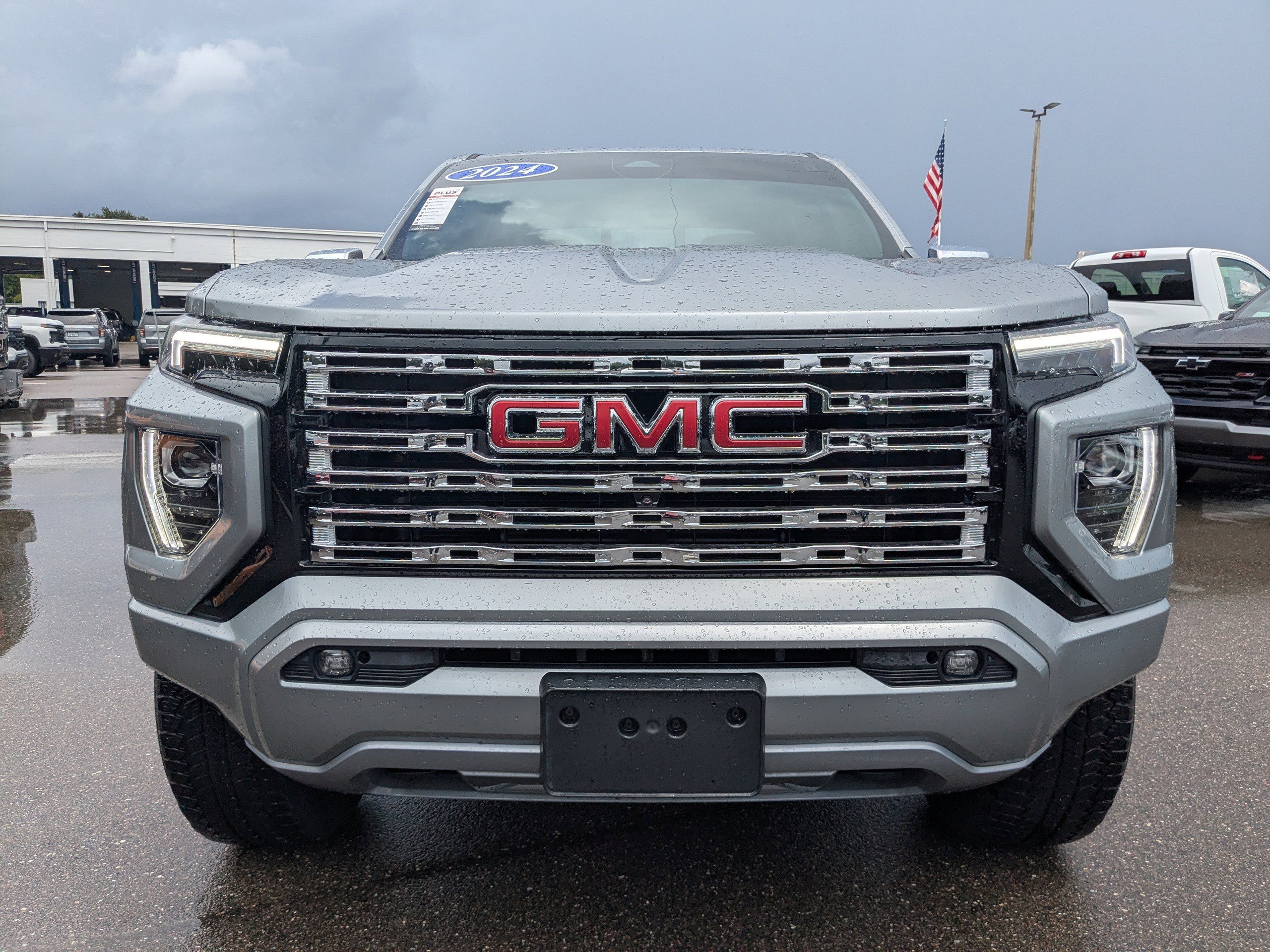 2024 Gmc Canyon Denali photo 2