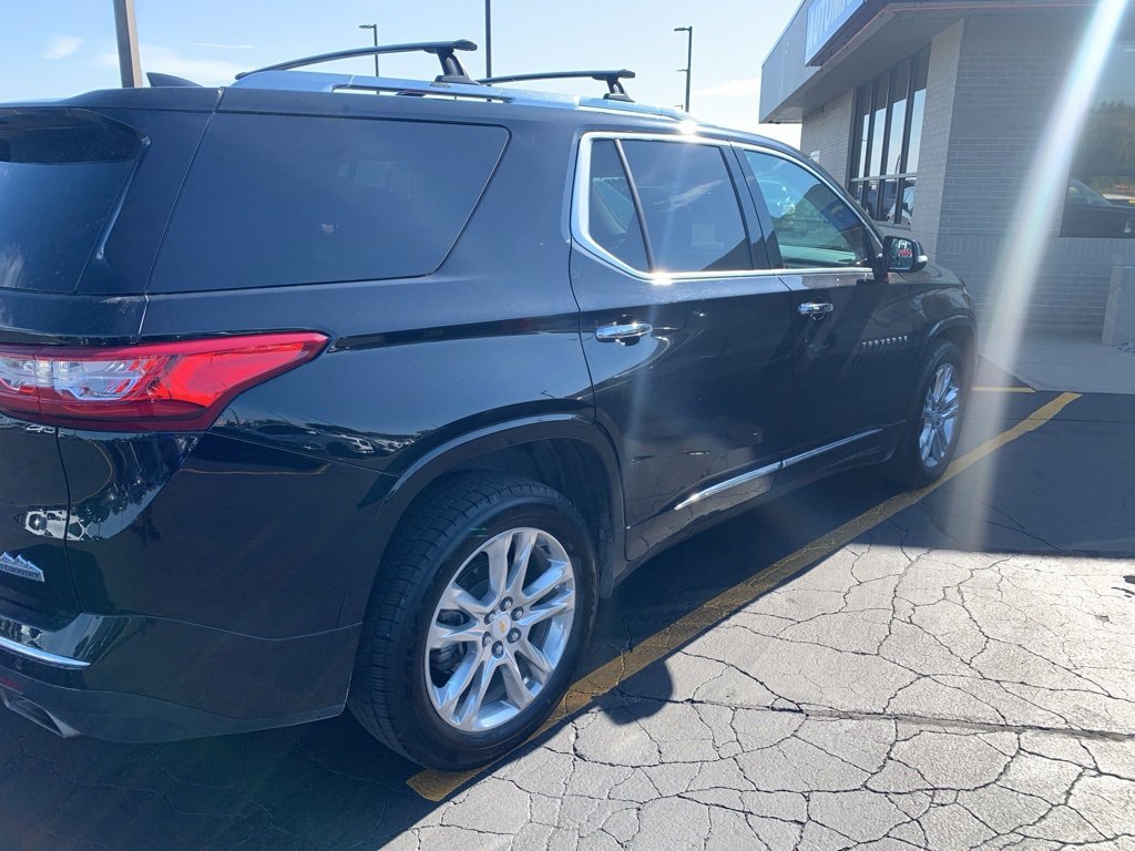2021 Chevrolet Traverse High Country photo 2