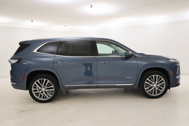 2025 Buick Enclave Avenir photo 2