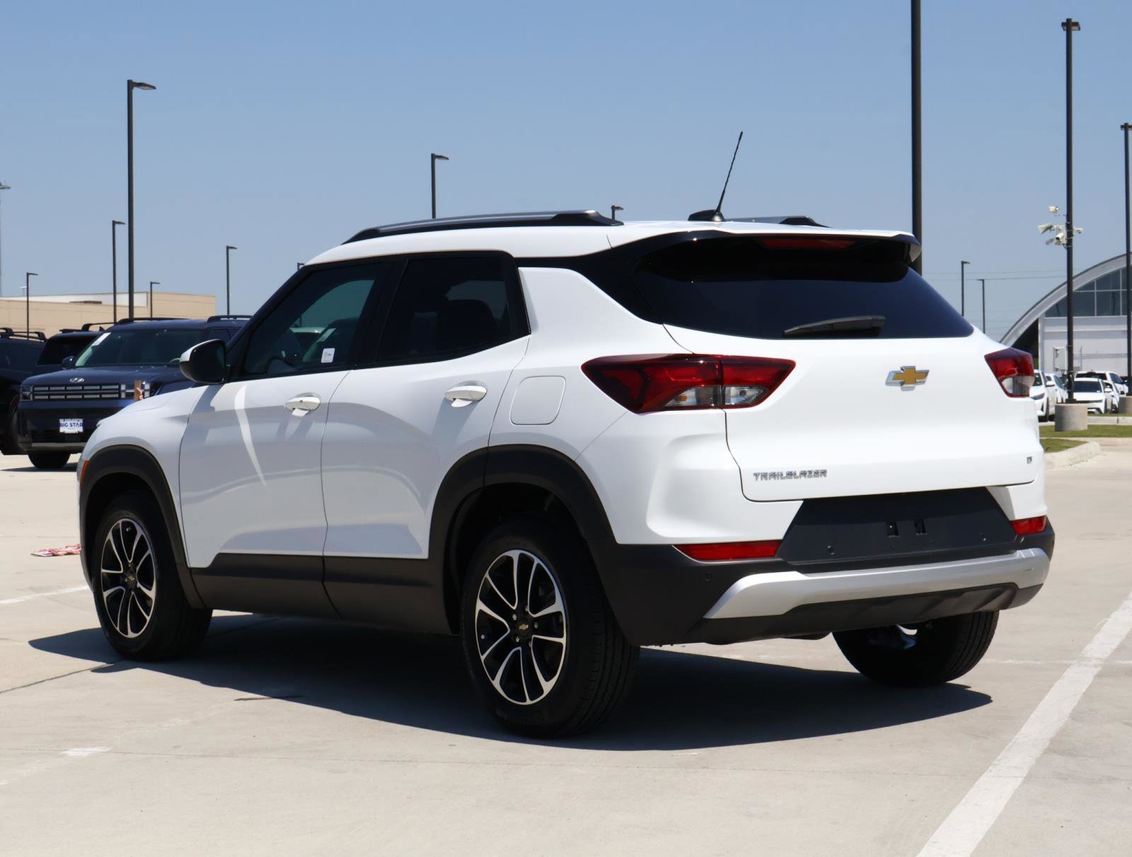 2024 Chevrolet Trailblazer LT photo 3
