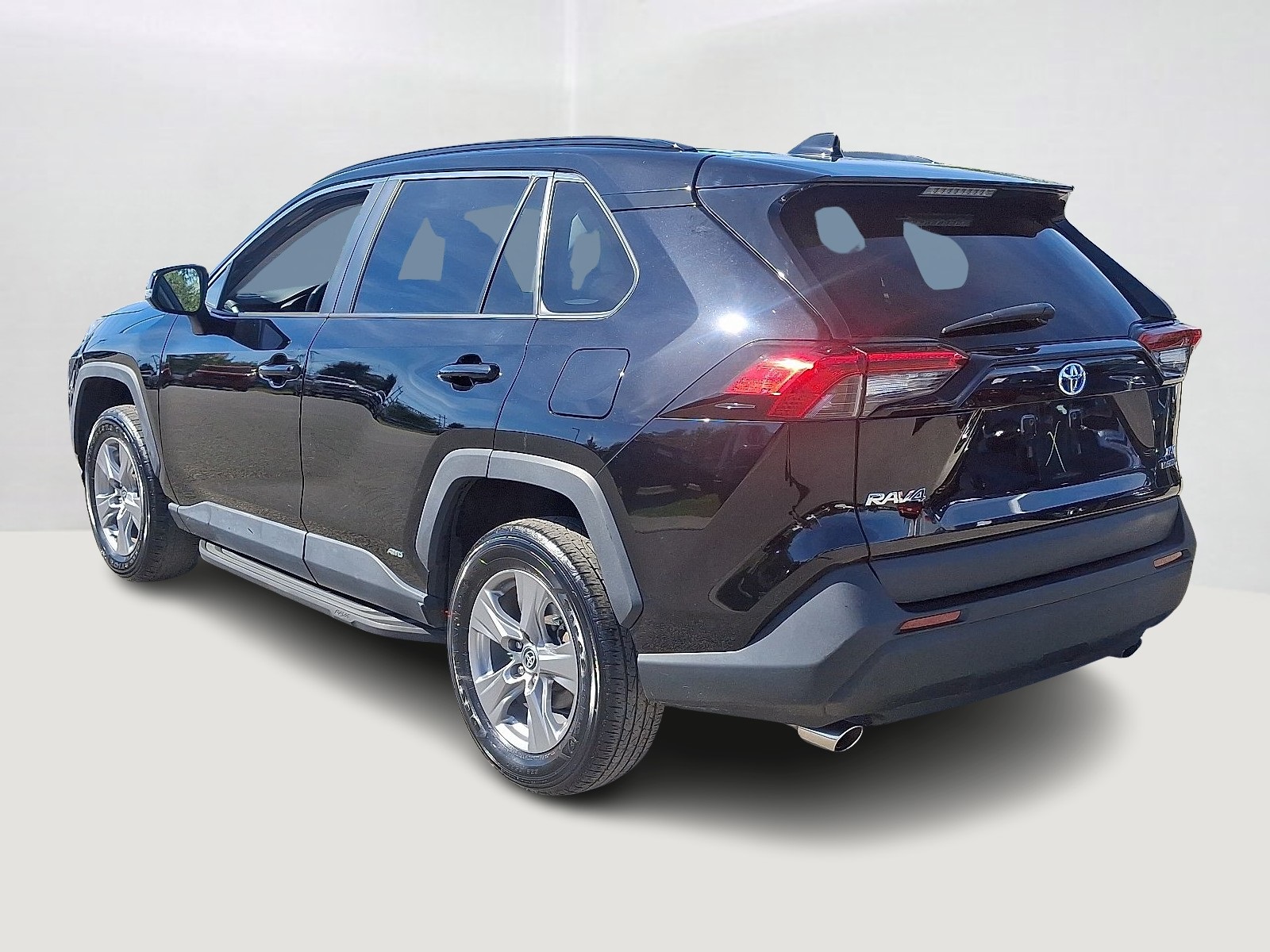 2022 Toyota RAV4 Hybrid XLE photo 4