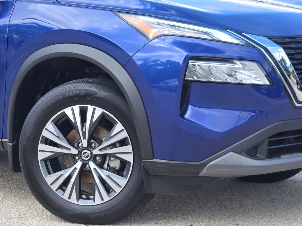 2021 Nissan Rogue SV photo 3