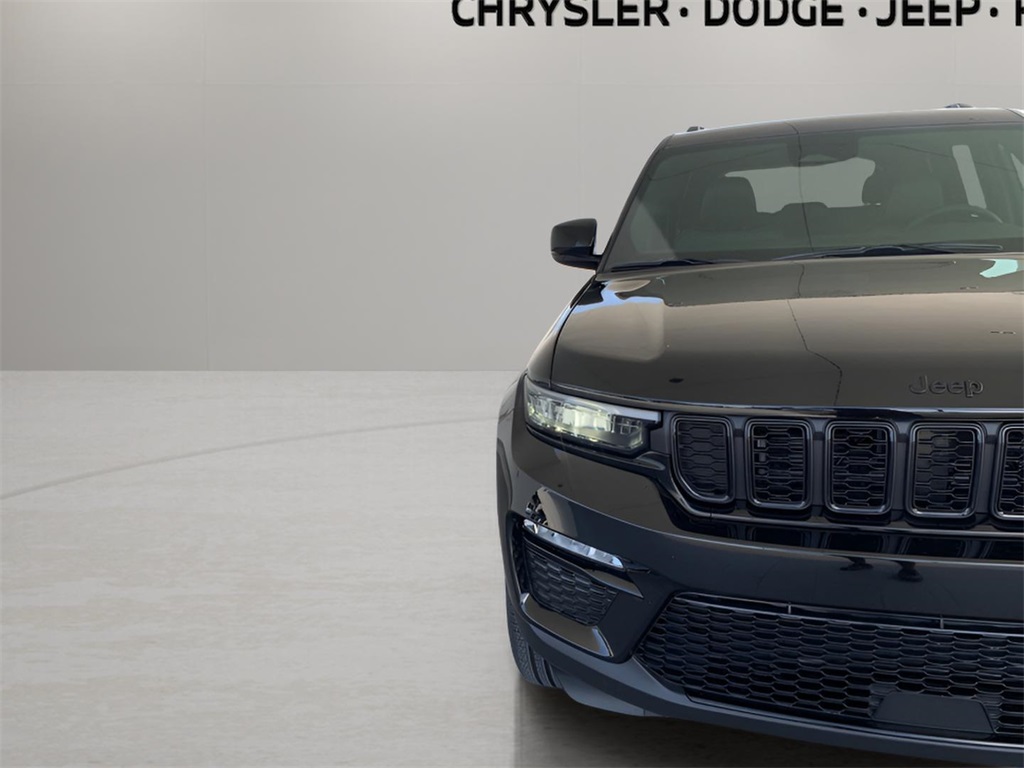 2025 Jeep Grand Cherokee Limited photo 4