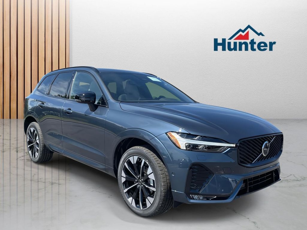 2026 Volvo XC60 Plus's photo