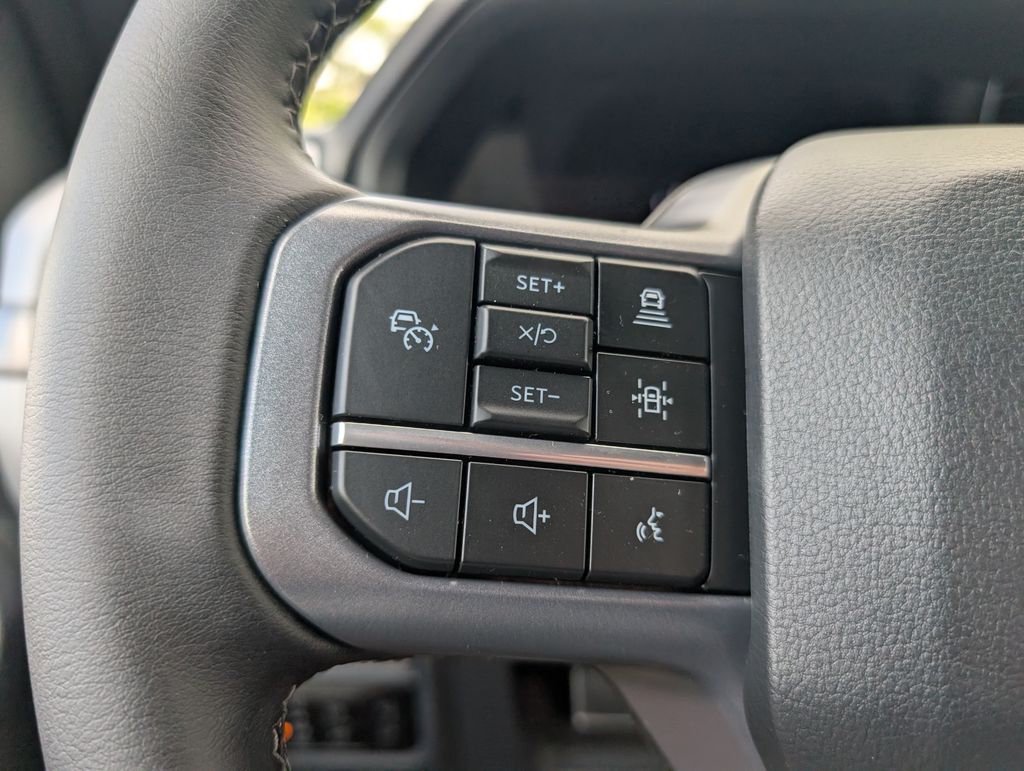 2025 Ford F-150 XLT photo 9