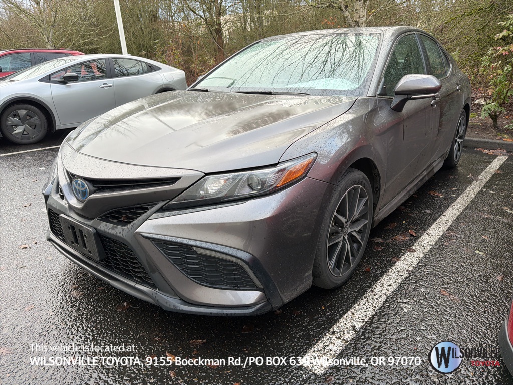 2024 Toyota Camry SE's photo