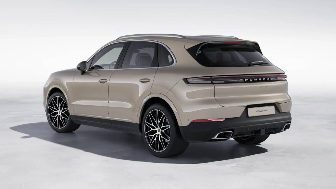 2026 Porsche Cayenne photo 3
