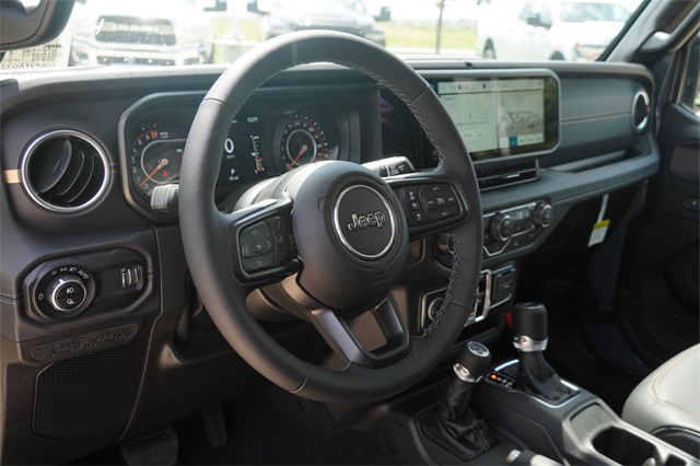 2025 Jeep Gladiator Sport Texas Trail photo 16