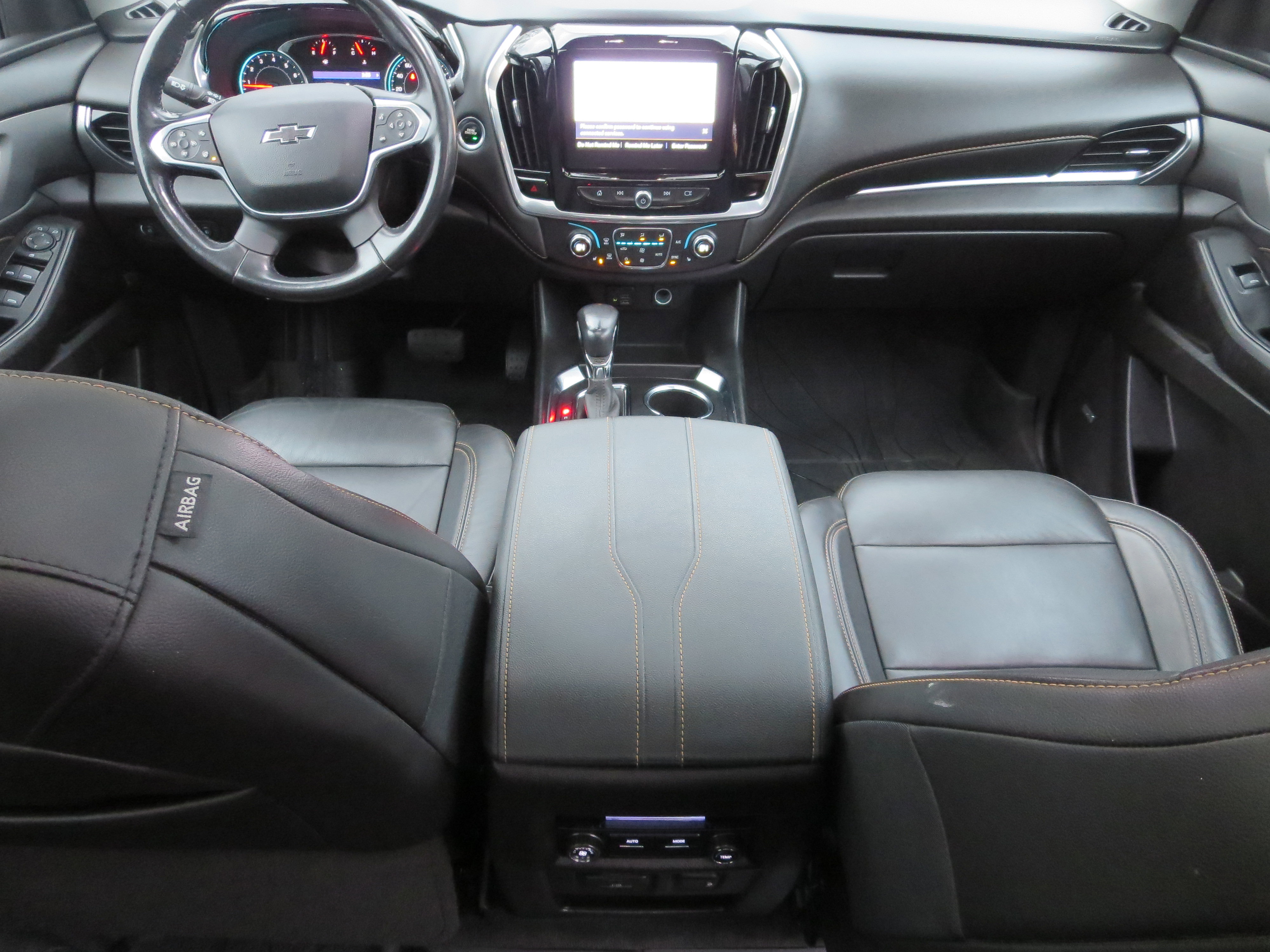 2021 Chevrolet Traverse RS photo 2