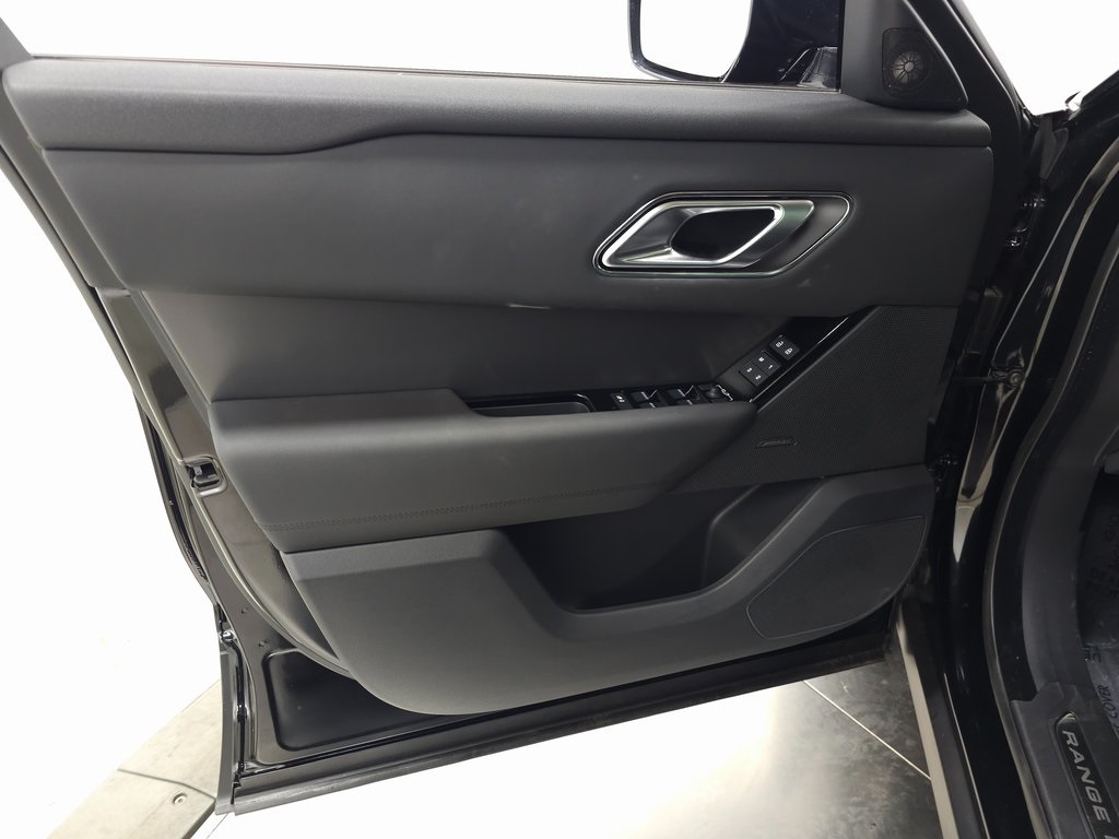 2026 LAND ROVER RANGE ROVER VELAR - Image 11