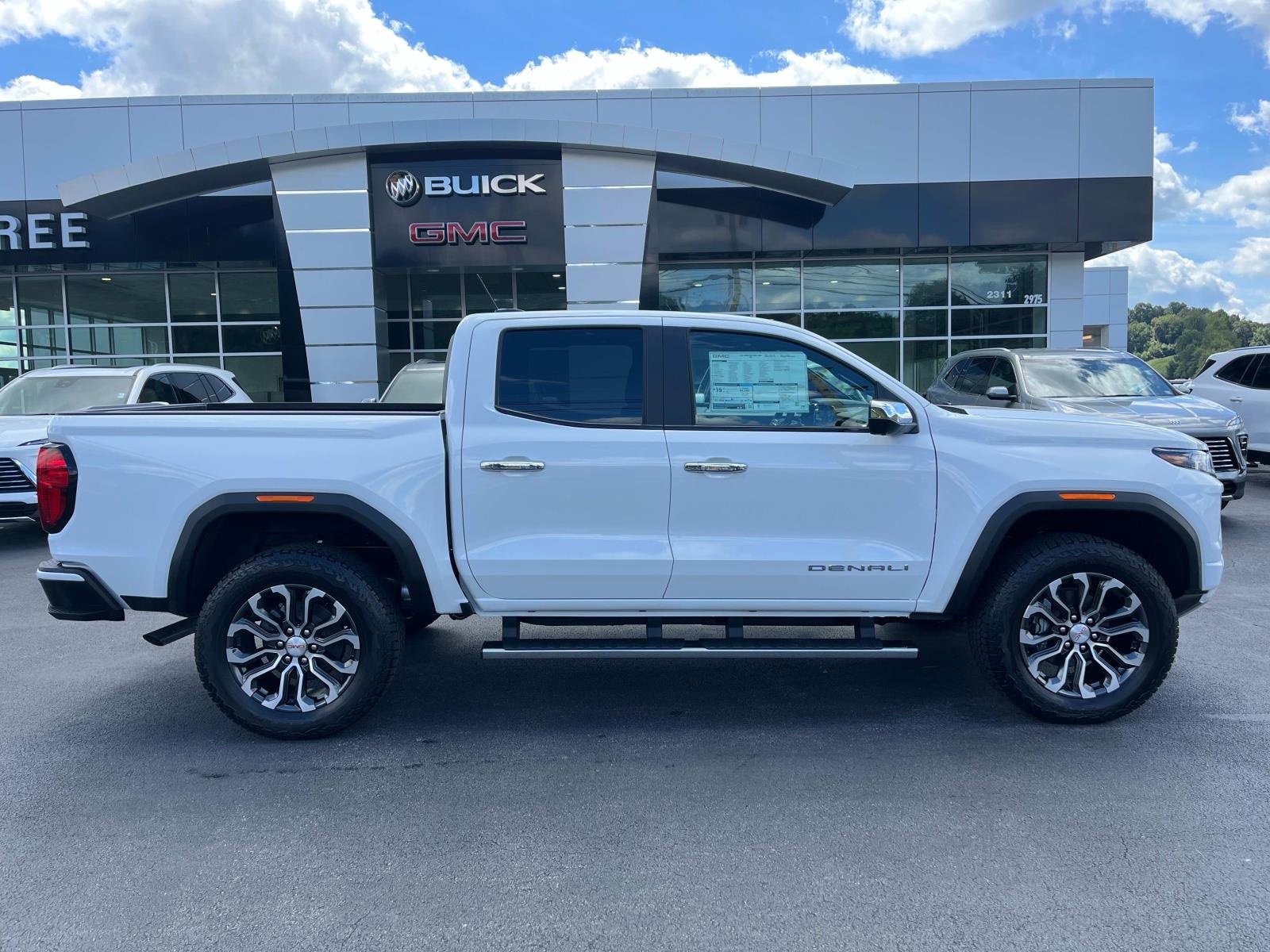 2026 Gmc Canyon Denali photo 2