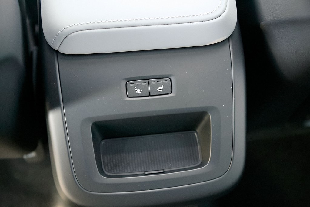 2026 VOLVO XC60 - Image 21