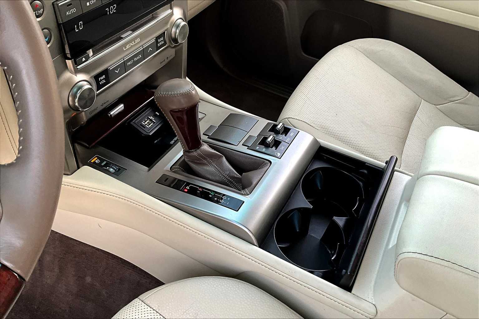 2015 Lexus GX 460 Premium photo 14