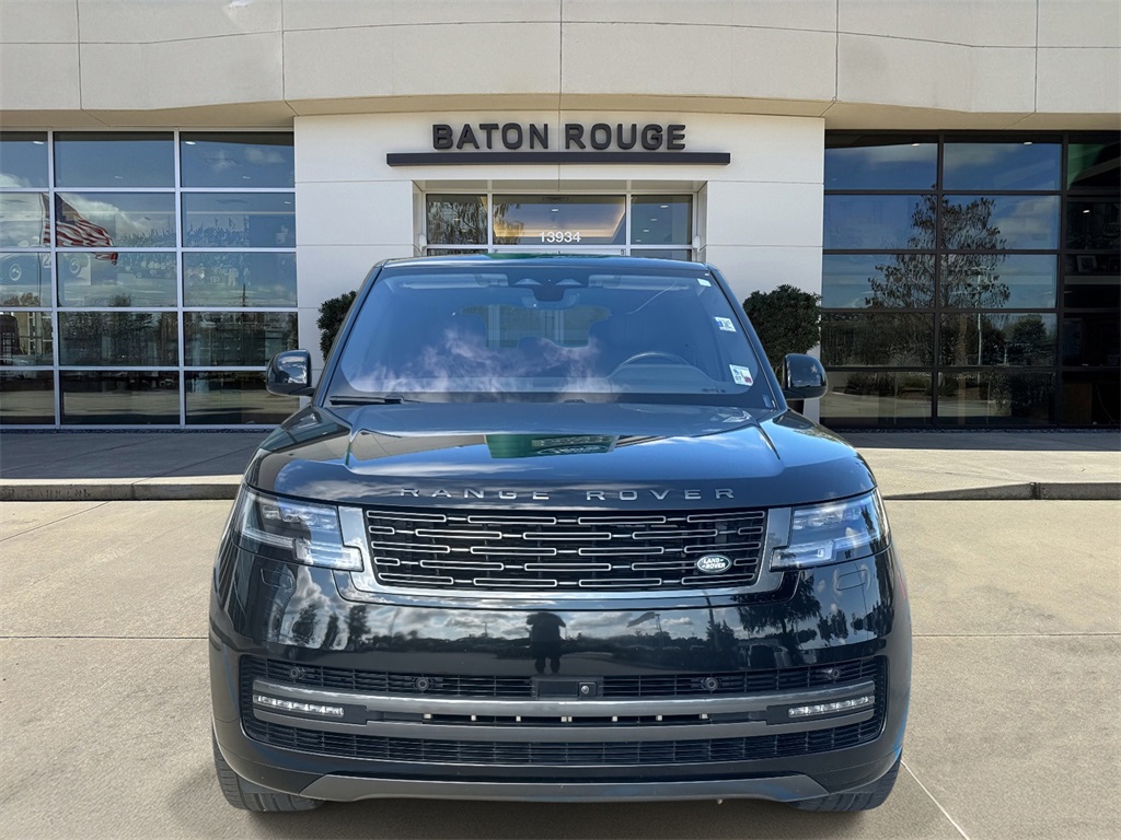 2023 Land Rover Range Rover SE photo 2