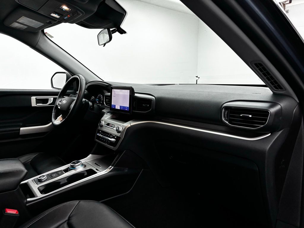 2021 Ford Explorer XLT photo 31