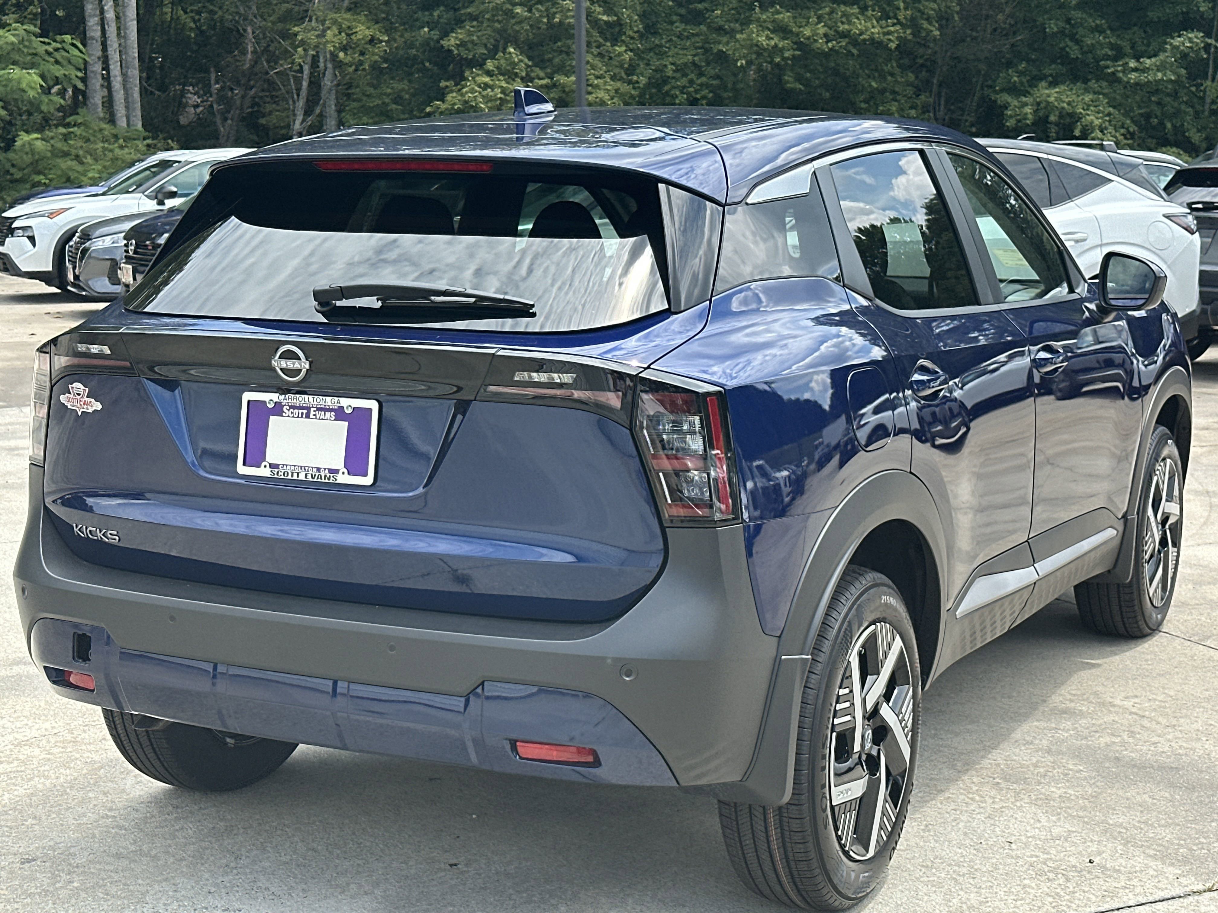 2025 Nissan Kicks SV photo 5