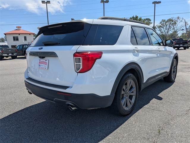 2021 Ford Explorer XLT photo 2