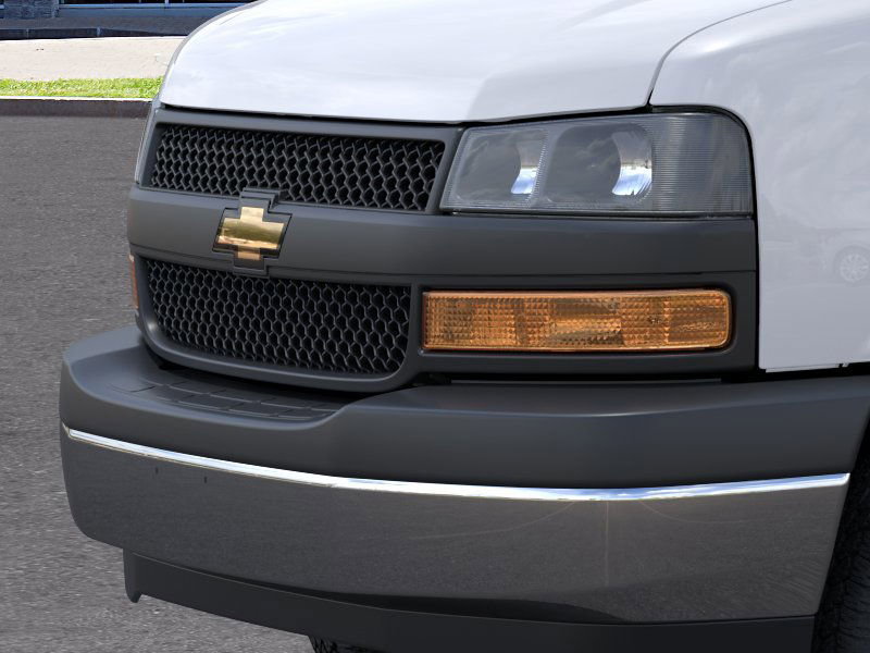 2025 Chevrolet Express Cutaway 3500 photo 11